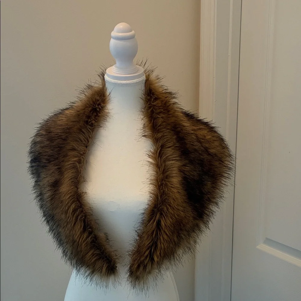 Fur Collar Stole - Picture 3 of 4